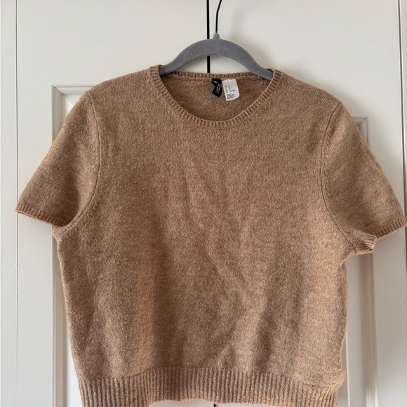 Tops - Short Sleeve Crewneck Sweater - Camel